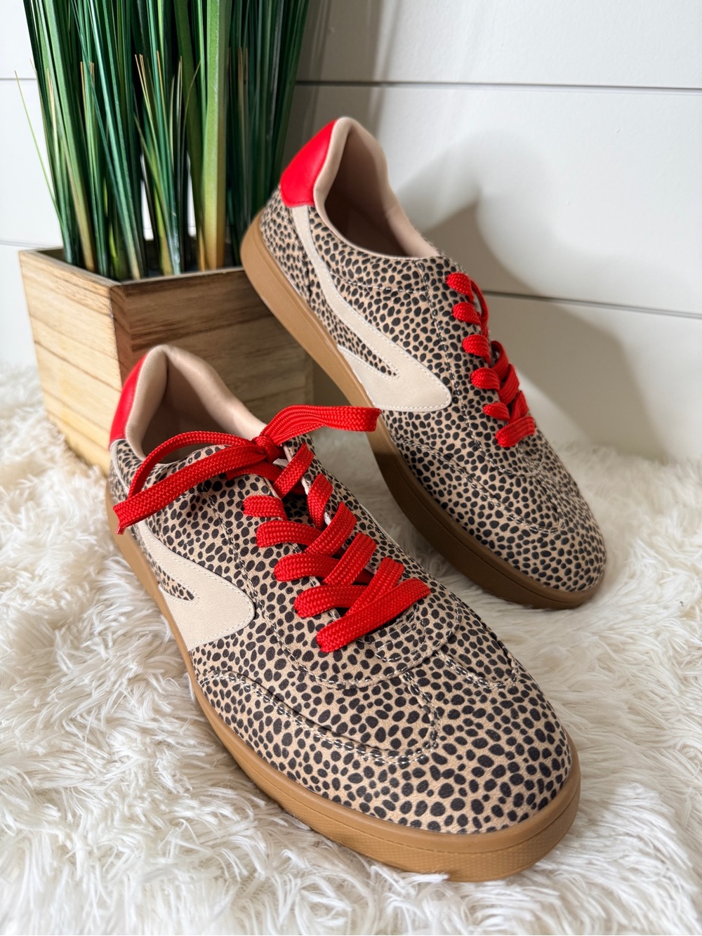 DV by Dolce Vita Voyage Animal Print Faux Leather Sneakers Red Cheetah Size 12
